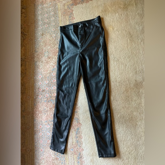 NWT Wet Seal Faux Black Pleather Straight Leg Pants Medium - Picture 4 of 14
